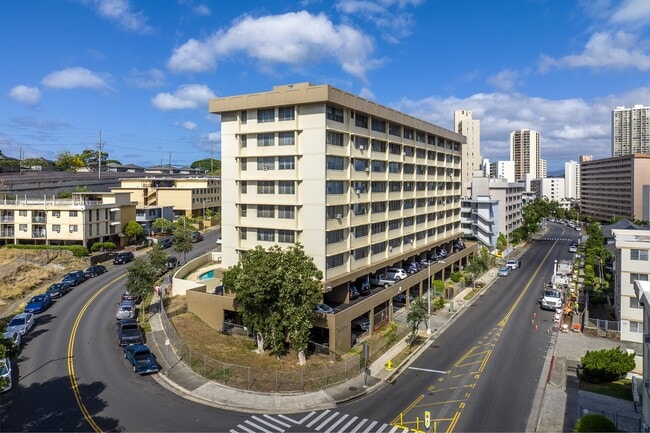 Building Photo - 2 Bed / 1 Bath 1 Parking , Community Pool , Electricity, Water, Sewer & Gas Included, Secured Bui...