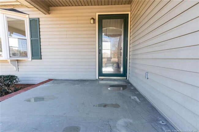 Building Photo - 6341 Cliffdale Rd