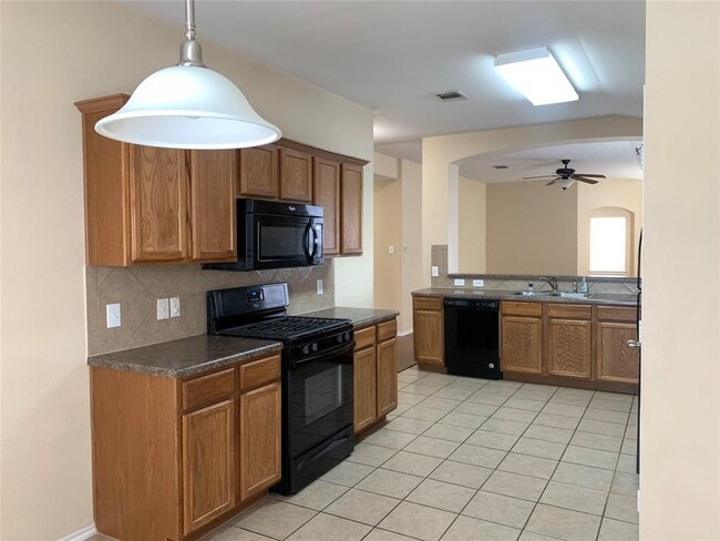 Building Photo - 2338 Green Meadows Ln