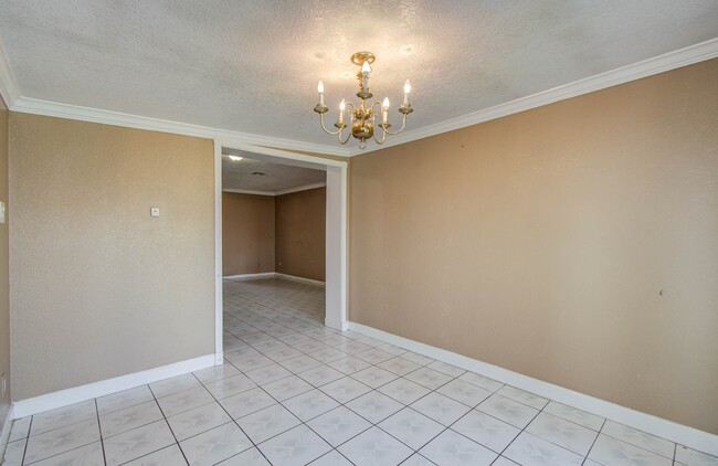 Building Photo - 2508 Grape Ln