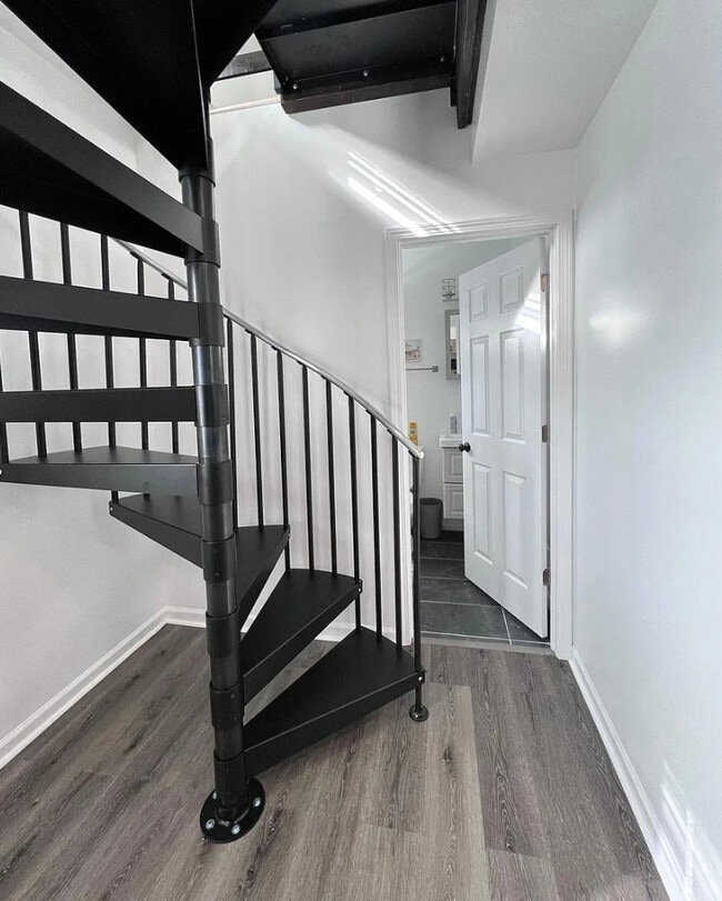 Building Photo - 4358 N Oak Park Ave