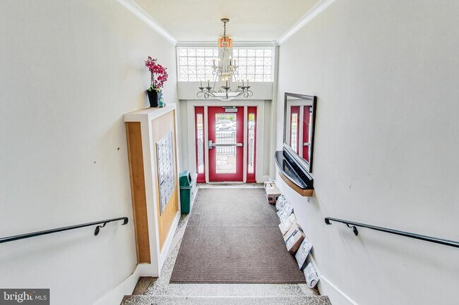 Building Photo - 2615 4th St NE