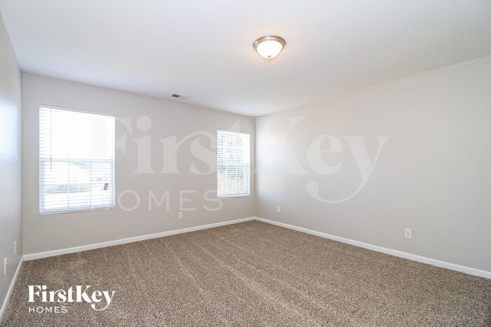 Building Photo - 1513 Pecan Ln