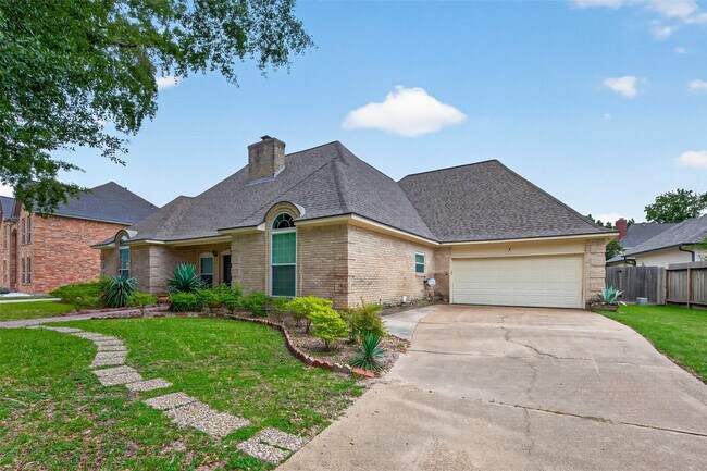 Building Photo - 15106 Dawnbrook Dr