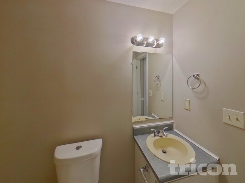 Building Photo - 296 Whitney Ln