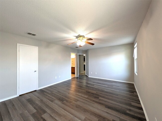 Building Photo - 1736 Carolina Ridge Way