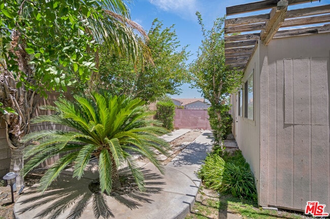 Building Photo - 3811 Eastgate N Rd