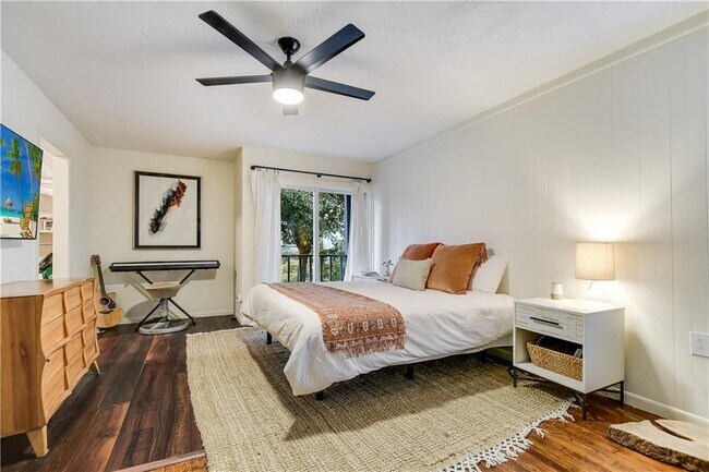 Building Photo - 1006 Lorrain St