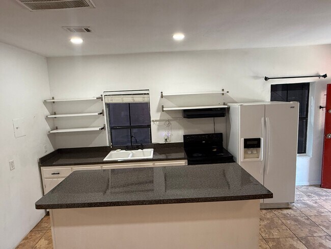 Building Photo - 5110 Ranchero Ln