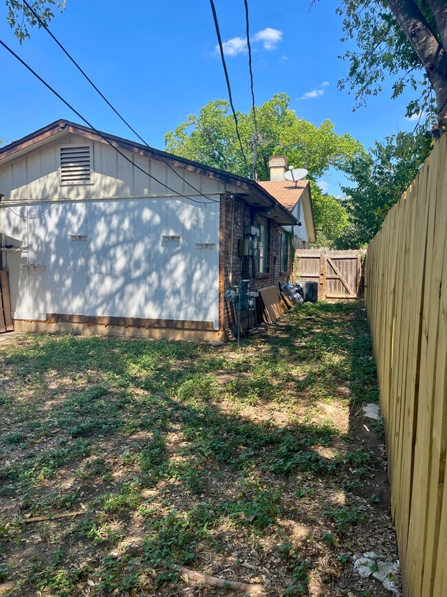 Building Photo - 8024 Echo Wind St