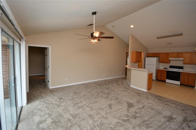 Building Photo - 35 Regent Ln