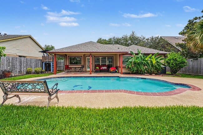 Building Photo - 2909 Forest Hills Dr