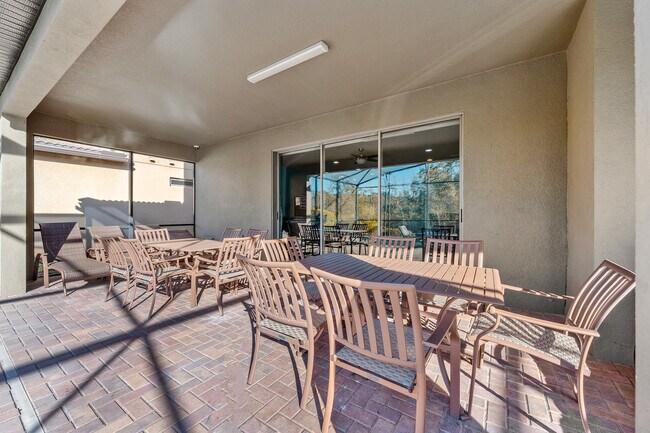 Building Photo - 8845 Rhodes St