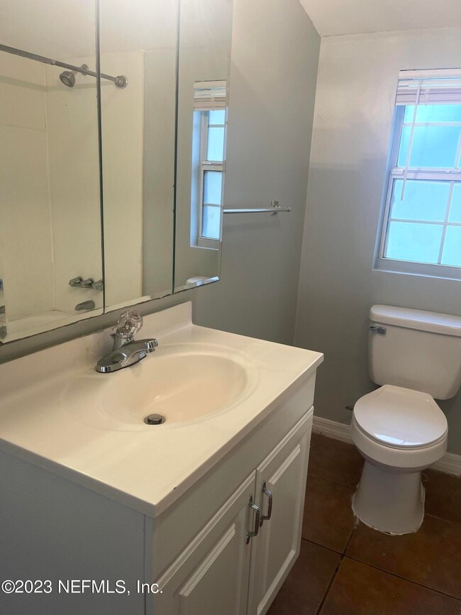 Building Photo - 5467 Windermere Dr