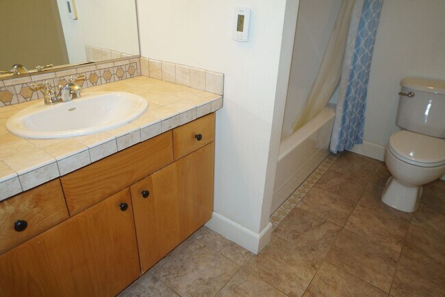 Building Photo - Spectacular NW Portland 4 bedroom with gue...
