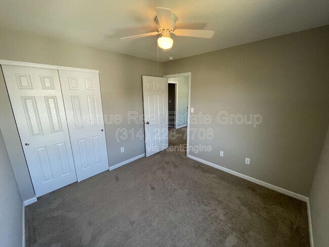 Building Photo - 5533 Emerald Pl Dr