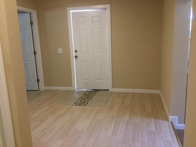 Building Photo - Charming 2-Bedroom Home in Prime Pecks Dri...