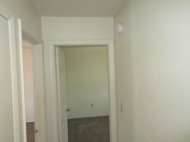 Building Photo - 1803 S Gillette Ave