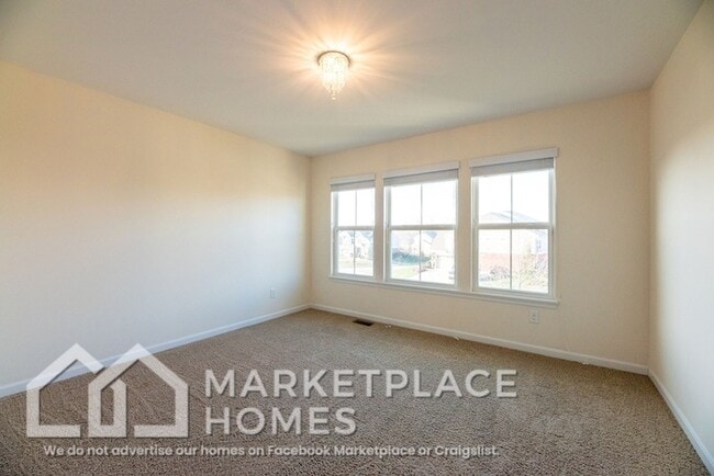 Building Photo - 2807 Bentwood Dr