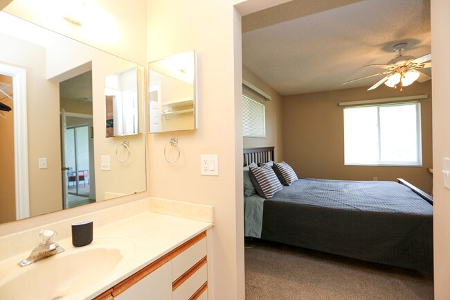 Building Photo - **ANNUAL OR SEASONAL RENTAL**