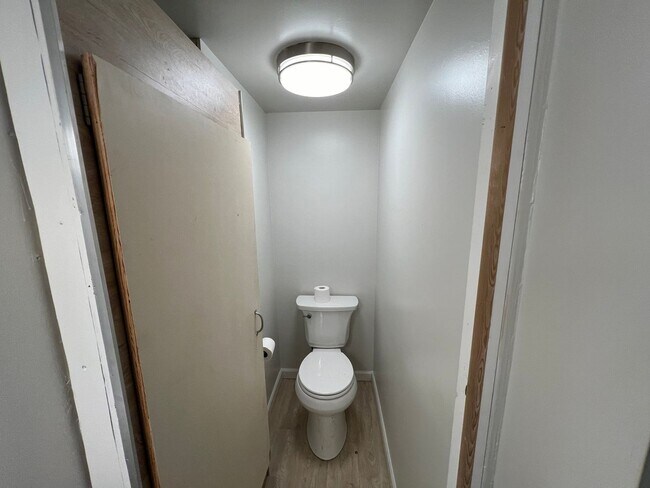 Building Photo - Bremerton Duplex