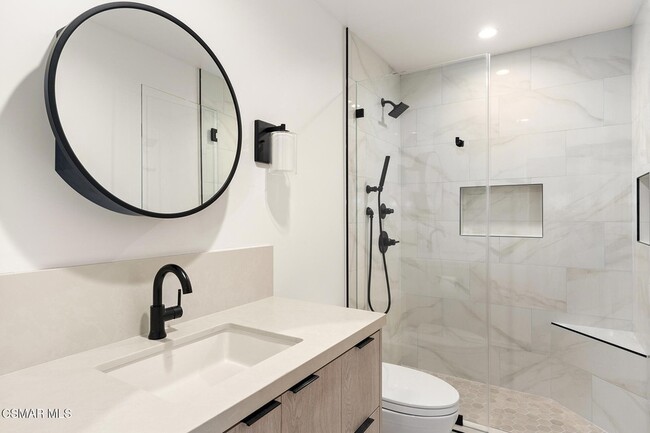 Building Photo - 84 Sunny Vista Ave