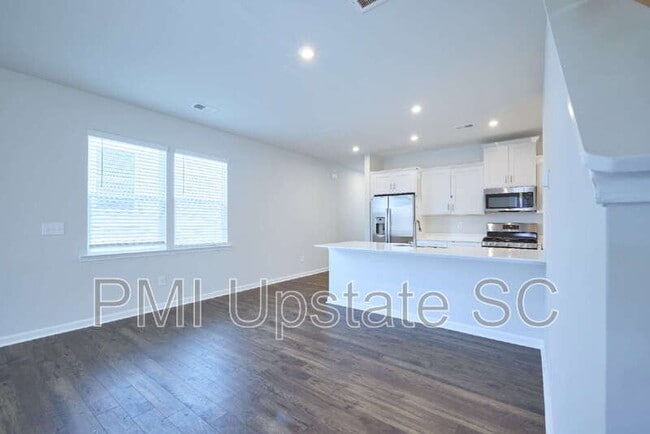 Building Photo - 405 Mariene Dr