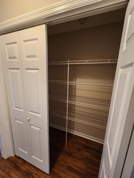 Building Photo - 713 Cannock Loop