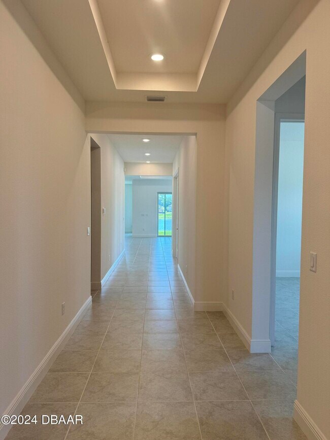 Building Photo - 2005 Divot Dr