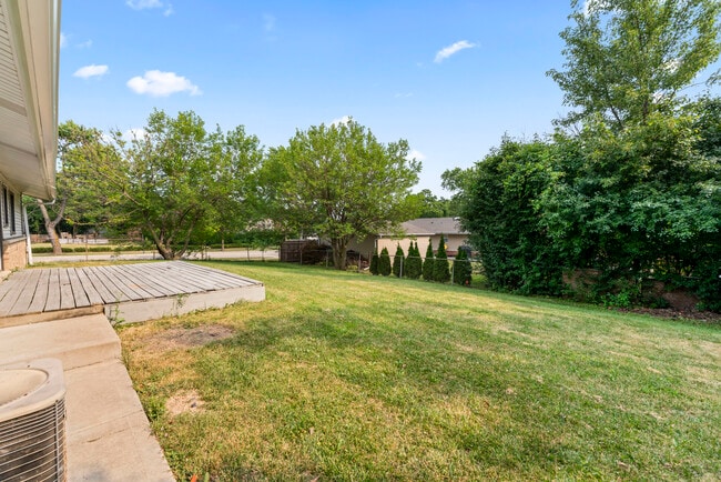 Building Photo - 109 Landmeier Rd