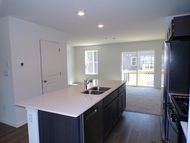 Building Photo - 6610 Linden Trl