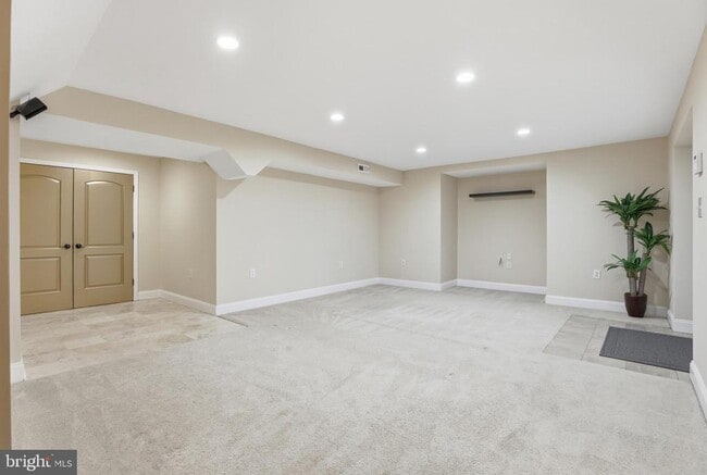 Building Photo - 18136 Hayloft Dr