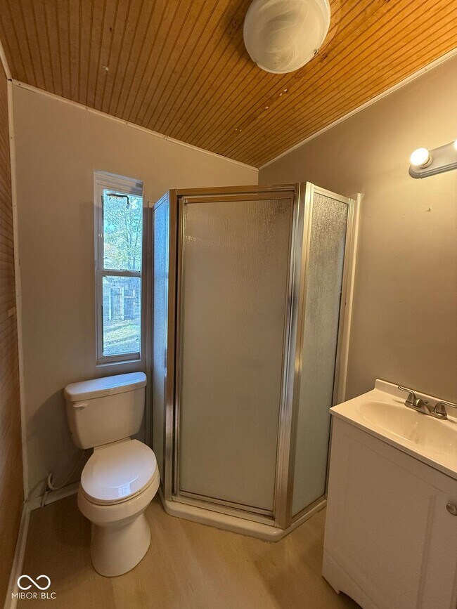 Building Photo - 250 Koehne St