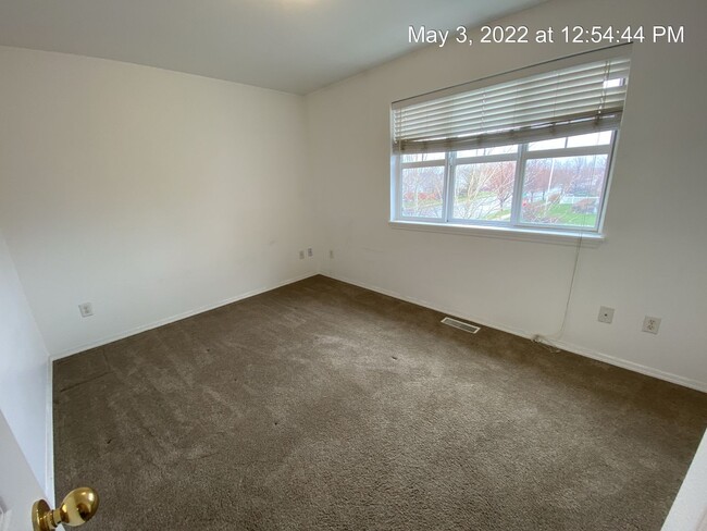Building Photo - Beautiful Spacious House- Near Harvest Creek!