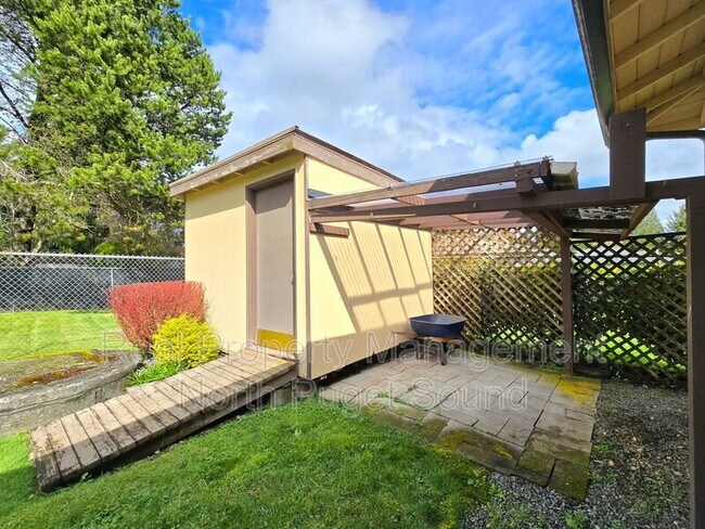 Building Photo - 2403 117th Ave NE