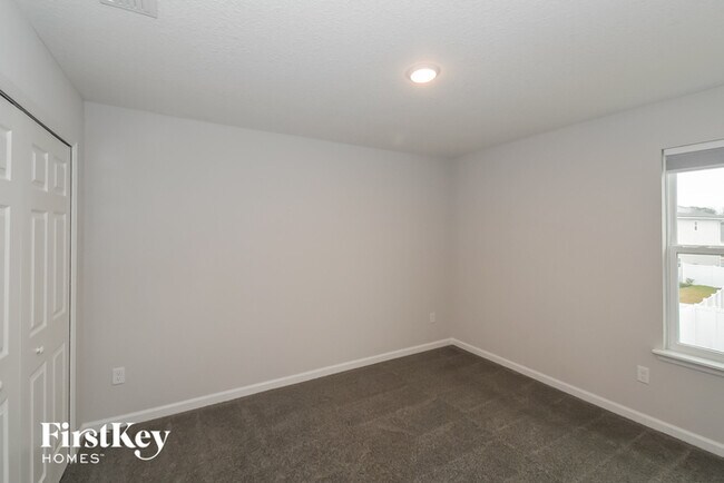 Building Photo - 529 Chandler Dr