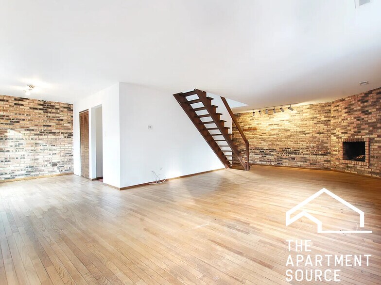 Building Photo - 1251 W Belden Ave