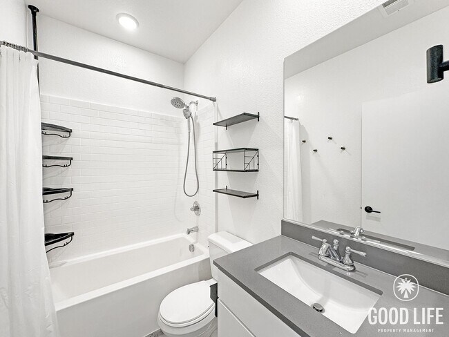 Building Photo - Luxury 3-Level 4BR Home | 1,696 Sq Ft | New Build San Diego Living