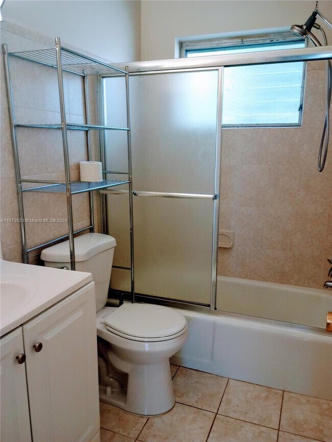 Building Photo - 2309 Park Ln