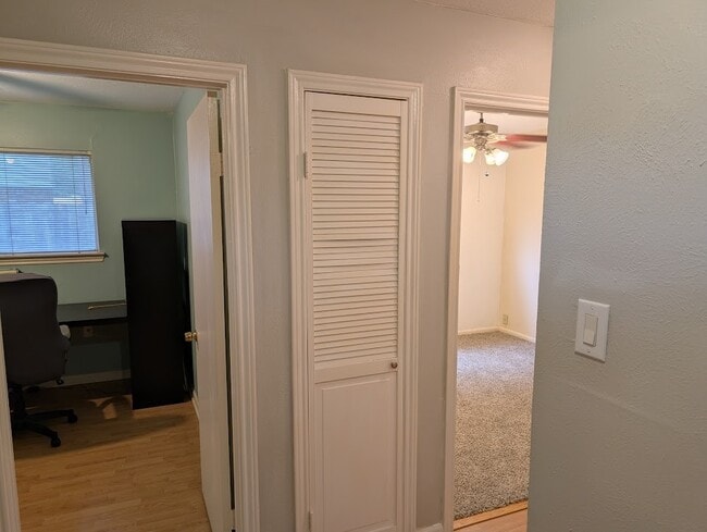 Building Photo - 9830 Thistle Trail Dr