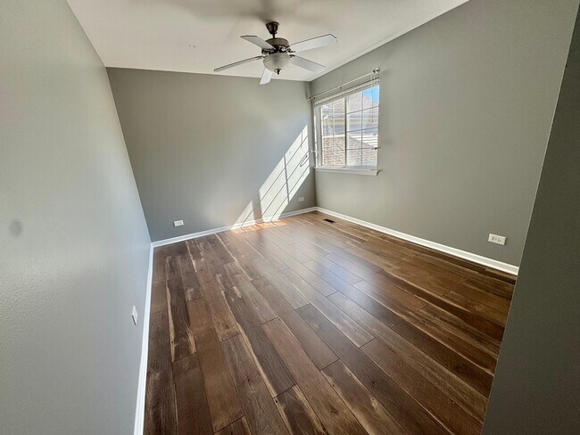 Building Photo - 58 W Briarwood Dr