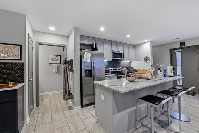 Building Photo - 1241 N Bronough St