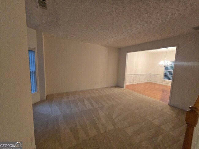 Building Photo - 3490 Southpointe Hill Dr NE