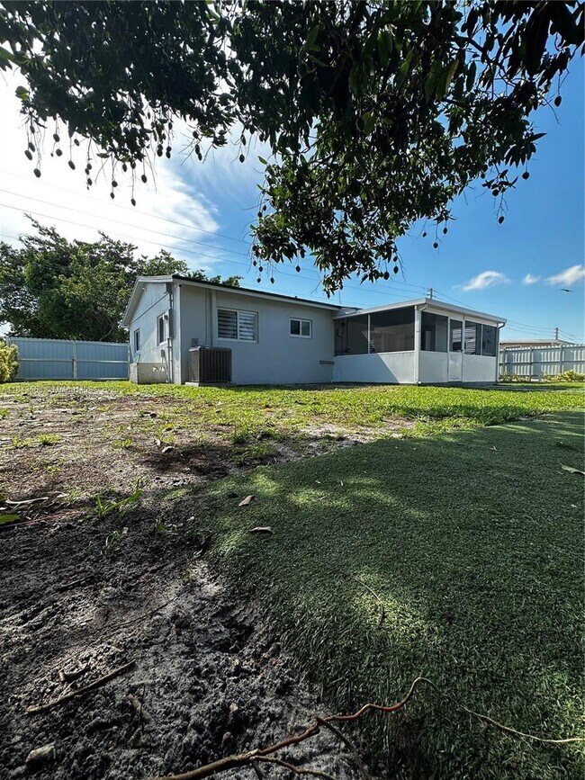 Building Photo - 18121 NW 32nd Ave
