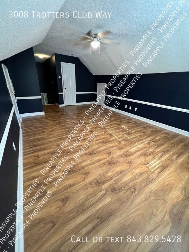 Building Photo - 3008 Trotters Club Way