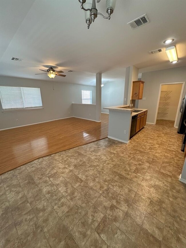 Building Photo - 3776 Castle Rock Dr