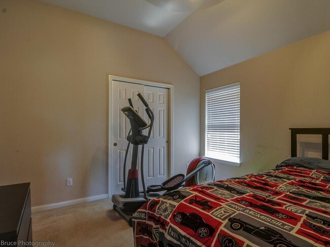 Building Photo - 1720 Harvest Bend Ln