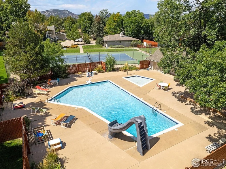 Water Slide, Private Pool, Tennis Basketball Court - 216 Mohawk Dr