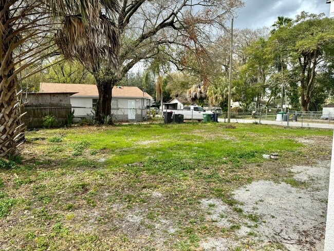 Building Photo - Fully Remodeled 2/1 in the heart of Tampa