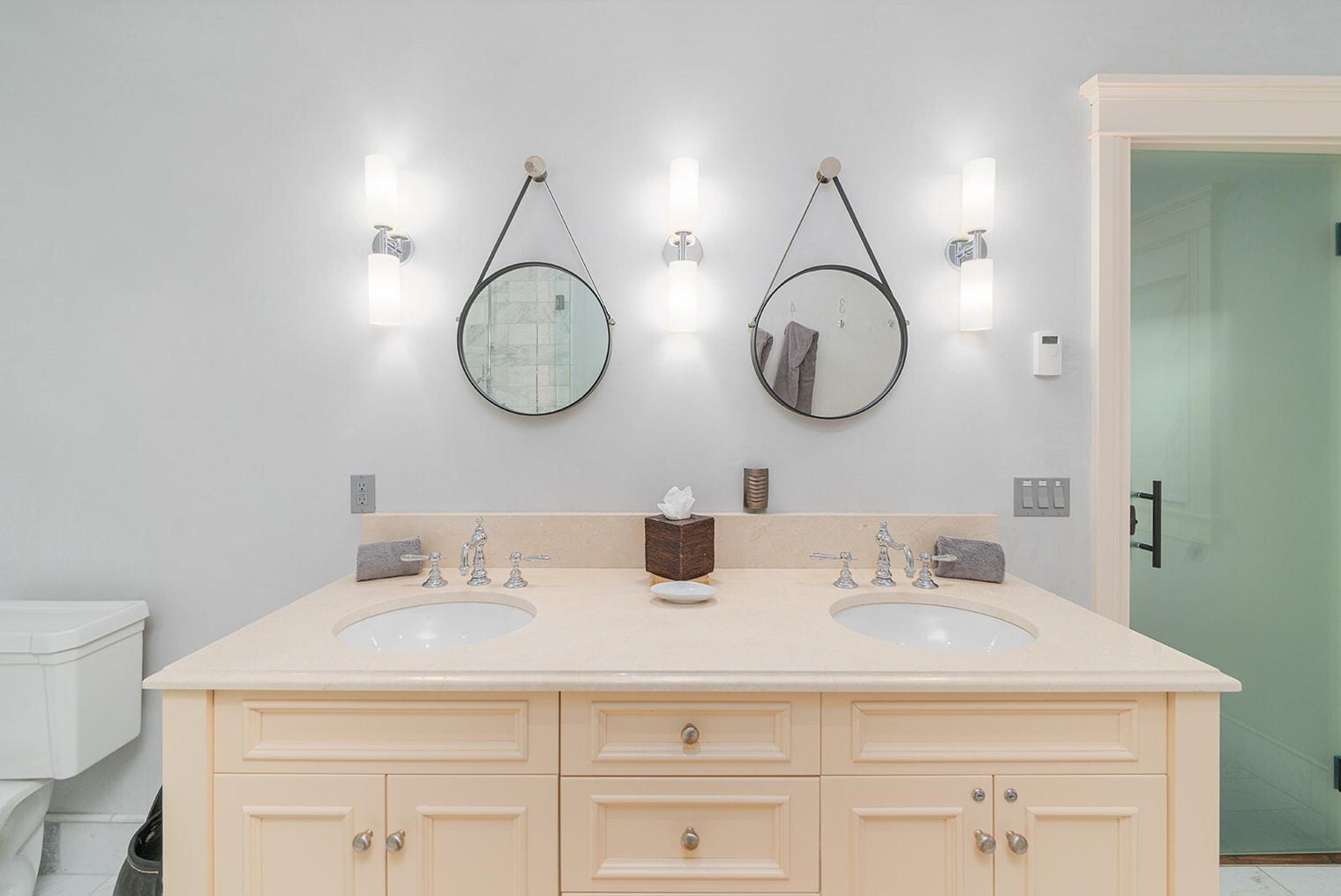 Building Photo - 605 W Colorado Ave